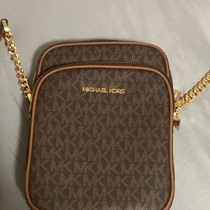 Micheal Kors Jet Set Travel Medium Logo Crossbody Bag
